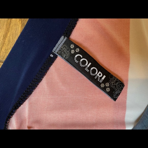 Colorful tunic - Picture 3 of 3